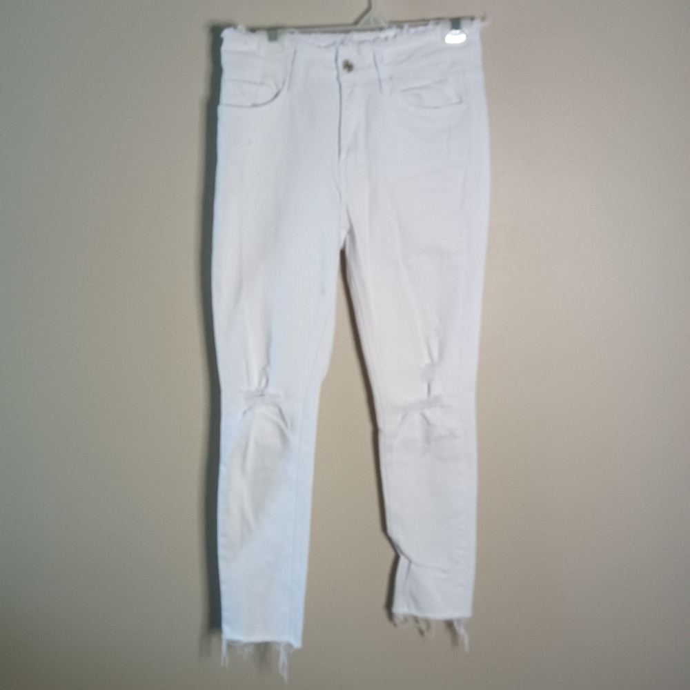 🦋 Altar'd State Vervet White Distressed Skinny Jeans 26
